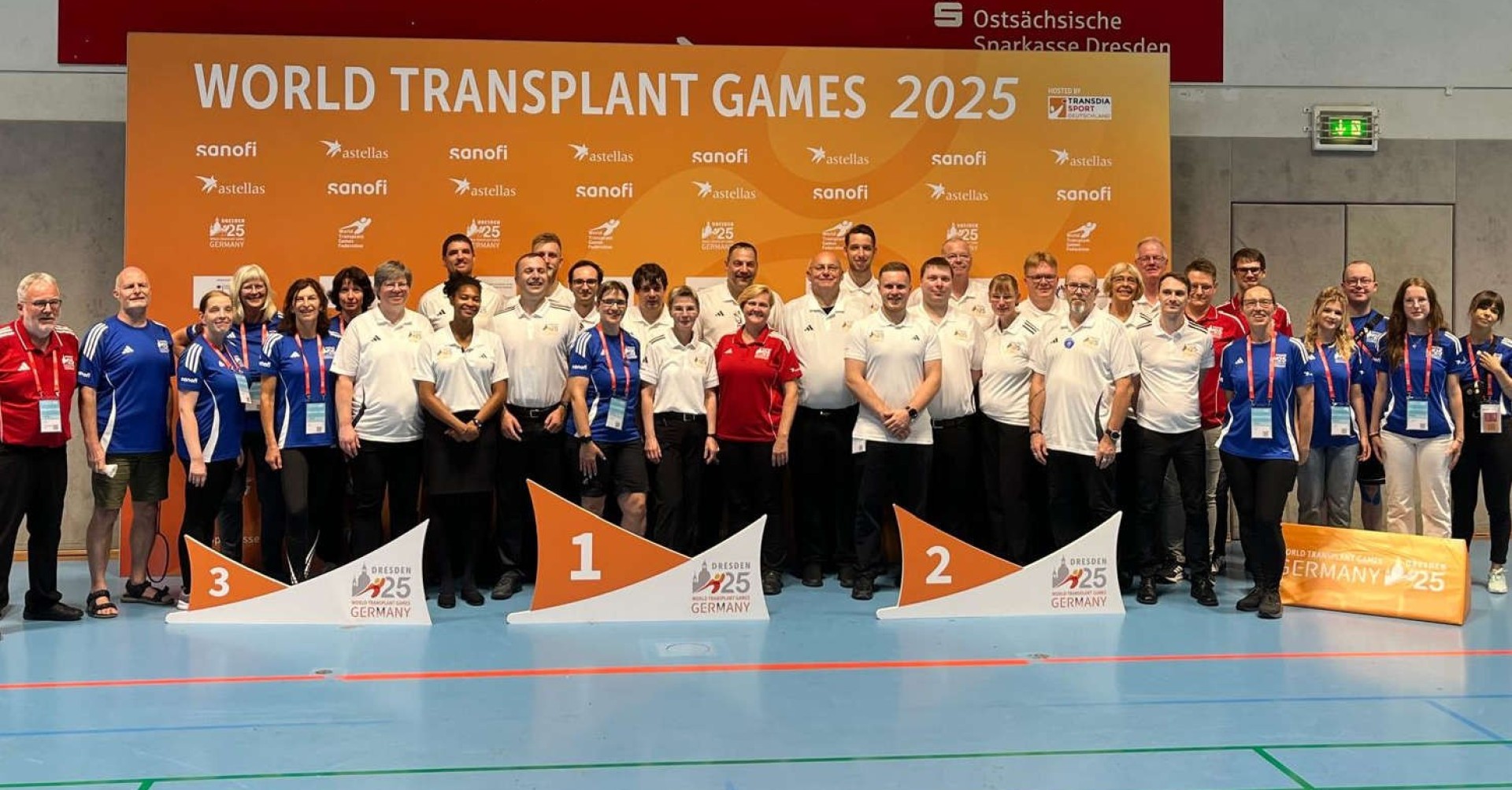 World Transplant Games 2025 in Dresden – Teilnehmer und Offizielle Gruppenfoto der Teilnehmer und Offiziellen bei den World Transplant Games 2025 in Dresden, Deutschland