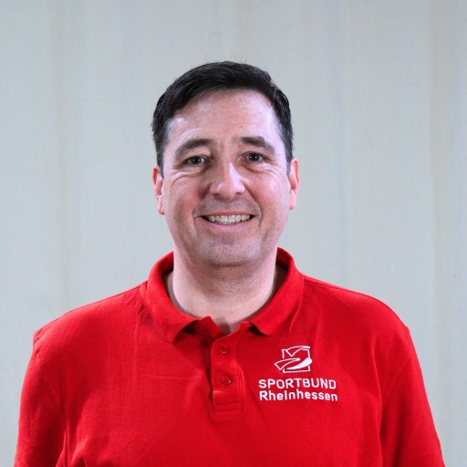 Thorsten – Sportbund Rheinhessen Thorsten vom Sportbund Rheinhessen im roten Polo-Shirt