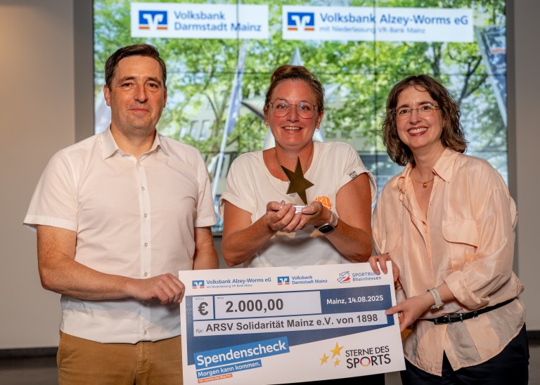 Spendenübergabe an ARSV Solidarität Mainz e.V. von 1898 durch Volksbank Alzey-Worms und Volksbank Darmstadt Mainz mit Sterne des Sports Auszeichnung