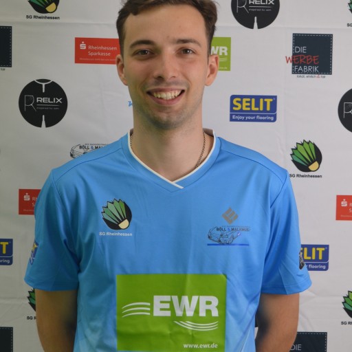 Skrynnik im Trikot der SG Rheinhessen mit Sponsorenlogos EWR und SELIT