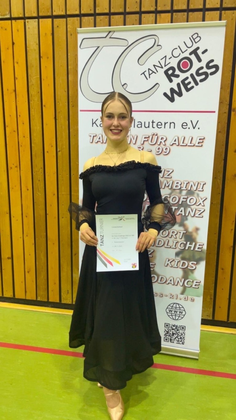 Teilnehmerin beim Tanzturnier des Vereins Kaiserslautern e.V. mit Urkunde