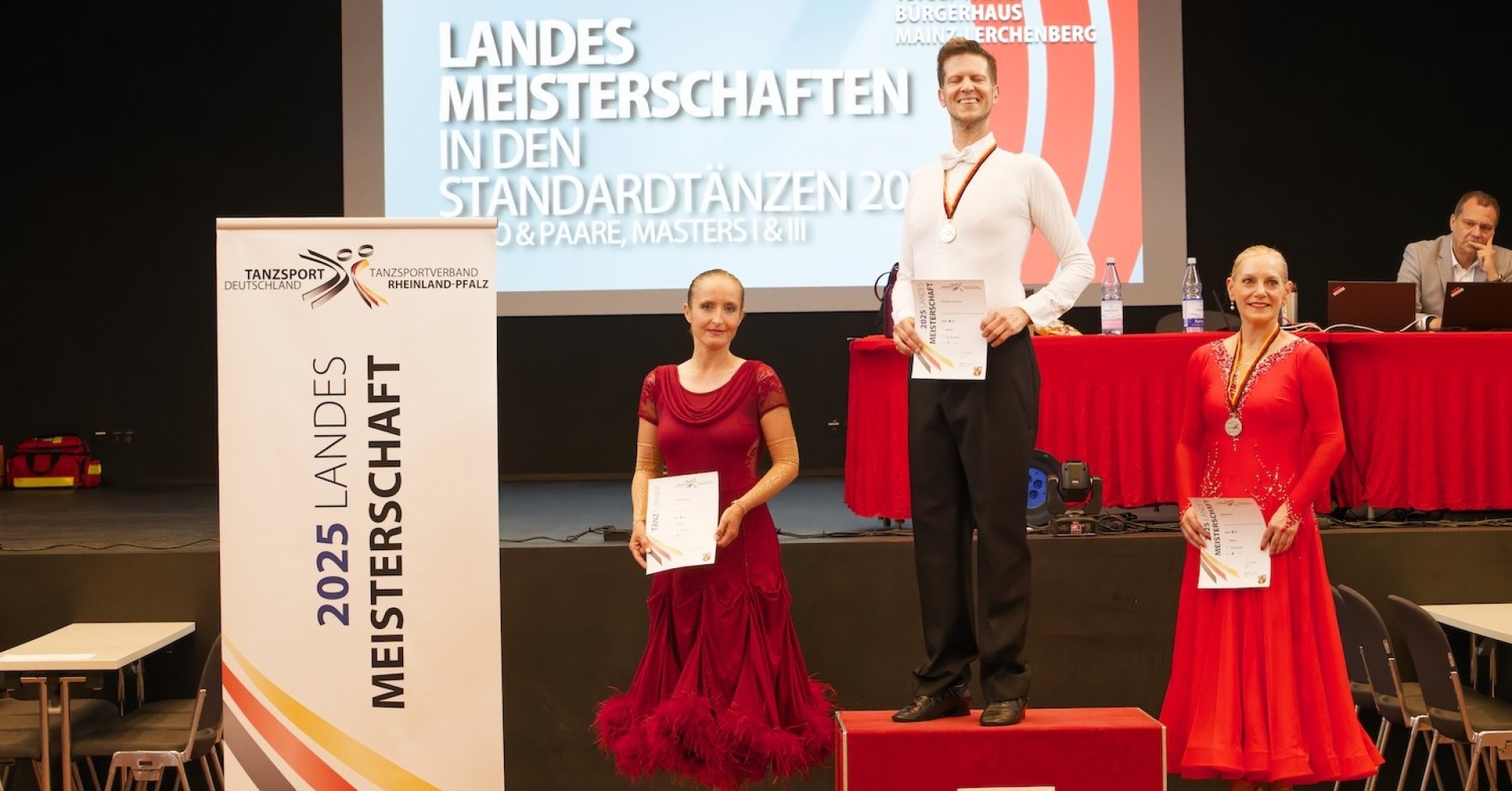 Siegerehrung bei den Landesmeisterschaften Standardtänze 2023 im Bürgerhaus Mainz Lerchenberg, Tanzsportverband Rheinland-Pfalz