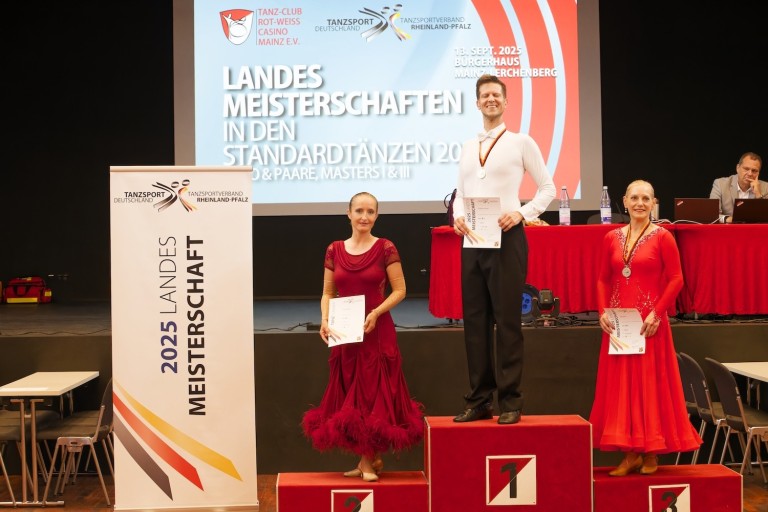 Siegerehrung bei den Landesmeisterschaften Standardtänze 2023 im Bürgerhaus Mainz Lerchenberg, Tanzsportverband Rheinland-Pfalz