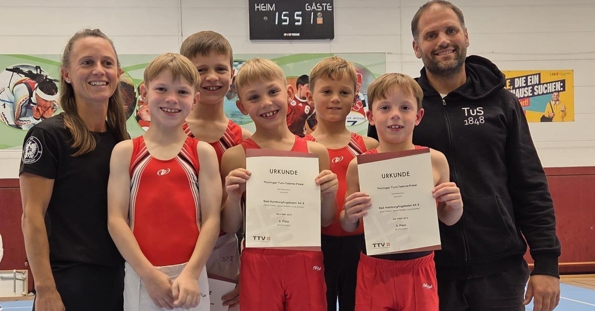 Turnerteam bei einem Wettkampf in Bad Blankenburg 2025 mit Urkunden