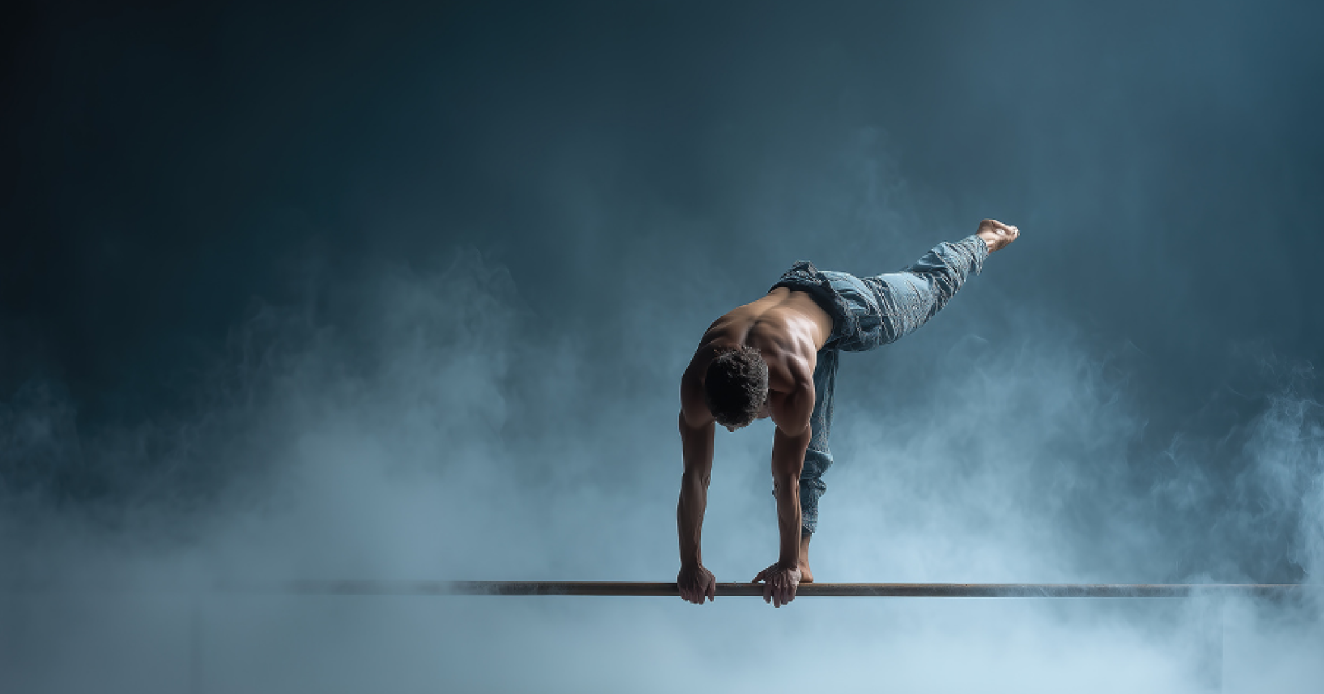 Akrobat zeigt beeindruckende Balance auf einer Stange in nebeliger Atmosphäre, port-1