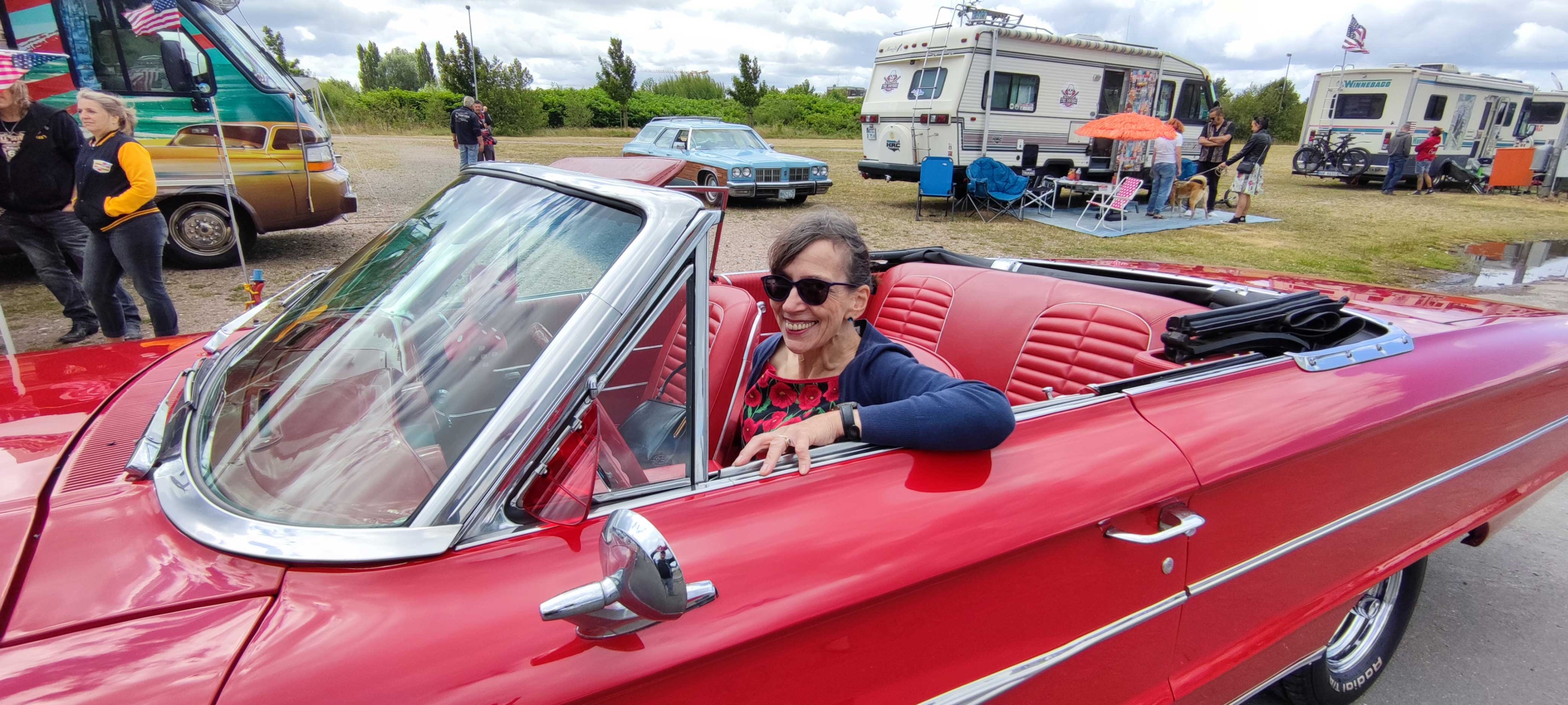 Ein echter Hingucker unter den Big Bumpern: ein 1964er Ford Galaxy XL-500 Convertible Foto: Christian Jäger Ein echter Hingucker unter den Big Bumpern: ein 1964er Ford Galaxy XL-500 Convertible Foto: Christian Jäger