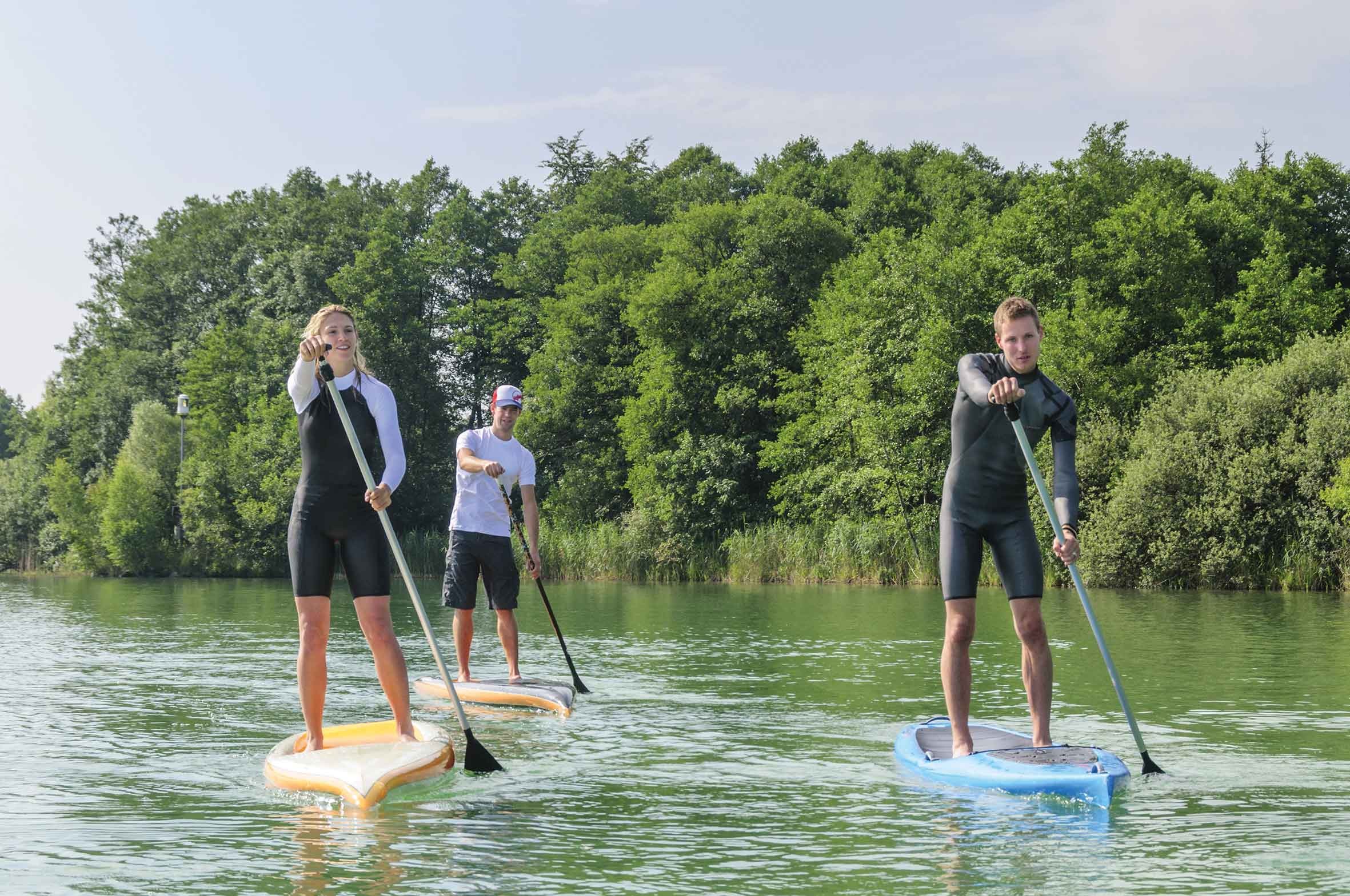 Ob auf der Hunte, dem Drielaker See oder dem Großen und Kleinen Bornhorster See – Platz für Stand Up Paddeling gibt es in Oldenburg reichlich. Foto: © Alexander Rochau – stock-adobe.com