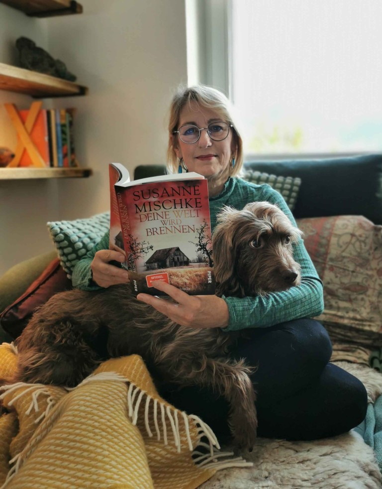 Susanne Mischke mit ihrem Buch 