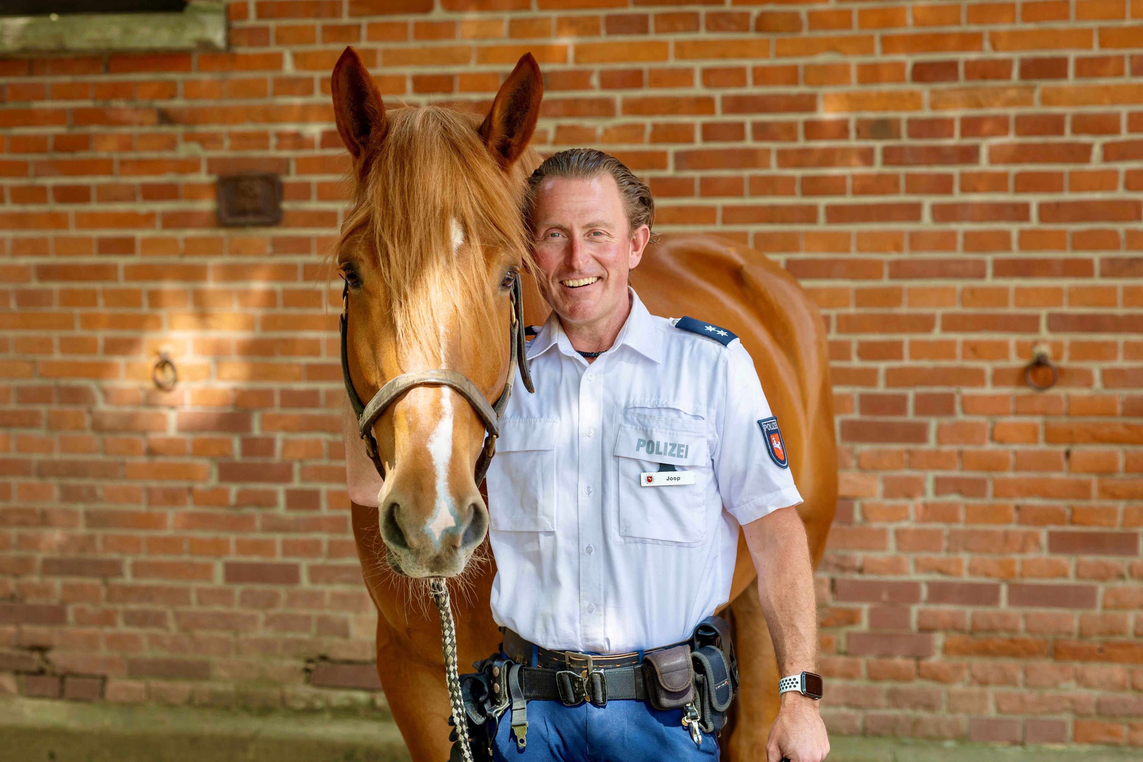 Andreas Joop mit Pirol Foto: Andreas Joop Andreas Joop mit Pirol Foto: Andreas Joop