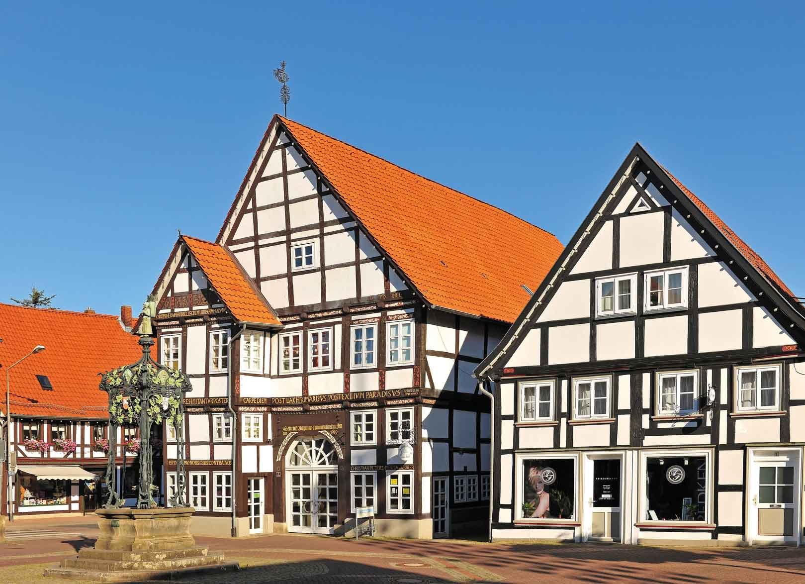 Das Honigkuchen-Senf-Fest in Springe-Eldagsen bietet einen schönen Anlass um der Stadt einen Besuch abzustatten. Foto: © BildPix.de – fotolia.com Das Honigkuchen-Senf-Fest in Springe-Eldagsen bietet einen schönen Anlass um der Stadt einen Besuch abzustatten. Foto: © BildPix.de – fotolia.com